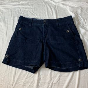 EUC Sz 6 Gloria Vanderbilt denim shorts